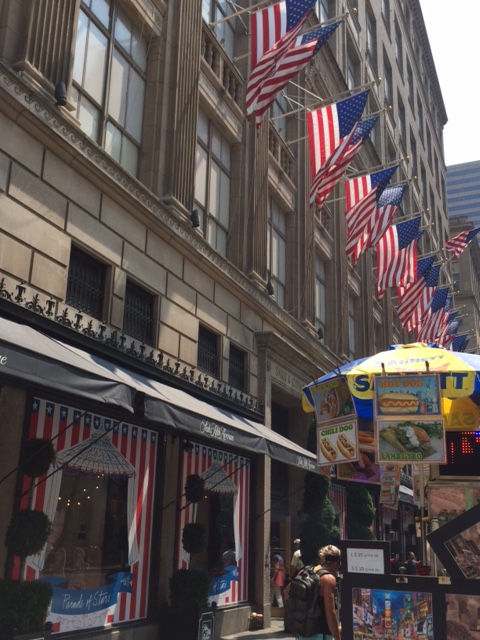 Stopped by Saks...bought nothing but took this pretty picture...